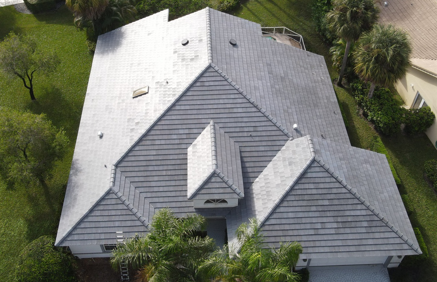 Commercial roof in Cloud Lake, FL.